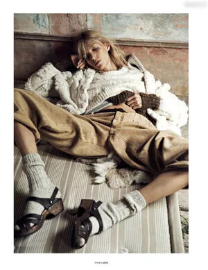 Anja Rubik / anja_rubik / anjarubikblog / anjarubikofficialfanpage nude photo #0248