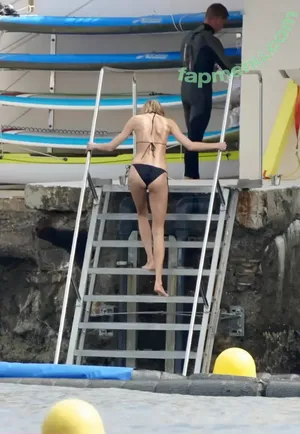 Anja Rubik / anja_rubik nude photo #0497