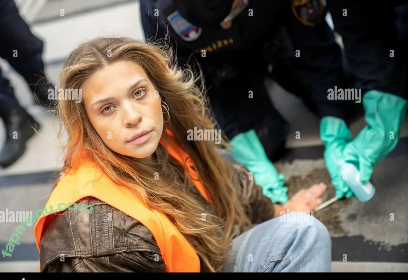 Anja Windl nude photo #0012 (Anja Windl)