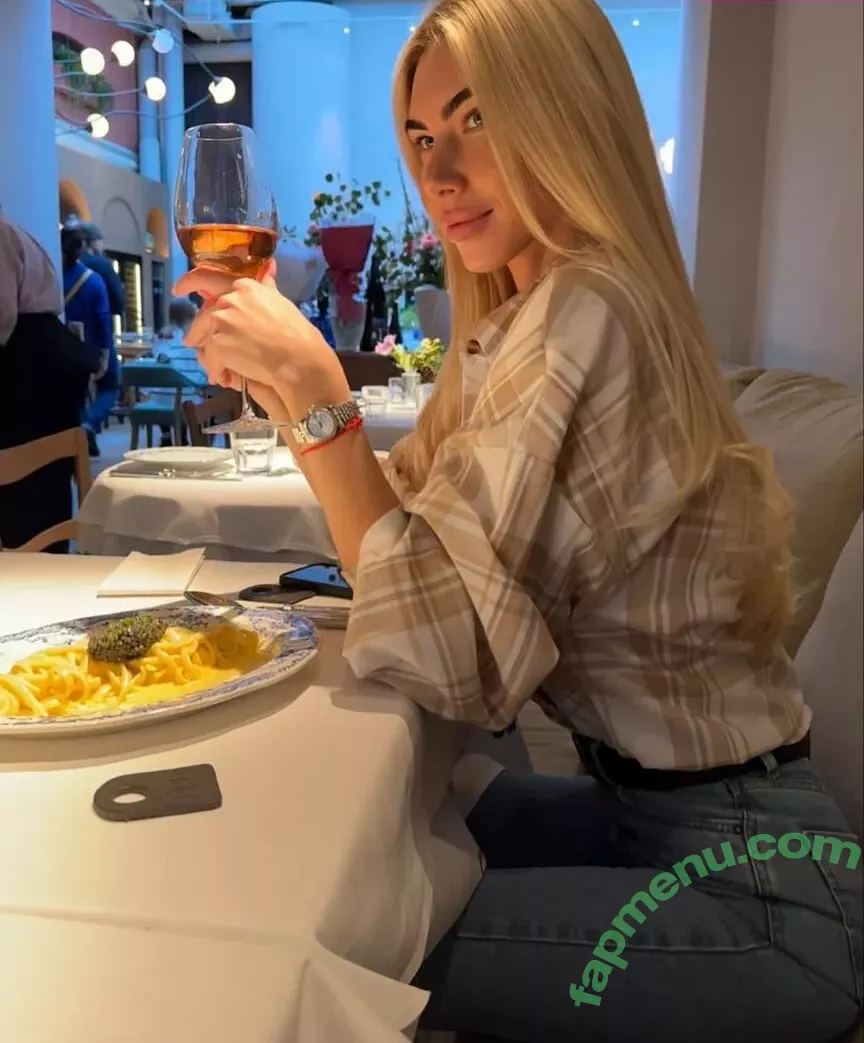 Anjelica nude photo #0050 (Kapitolin Franc / kapitolin)