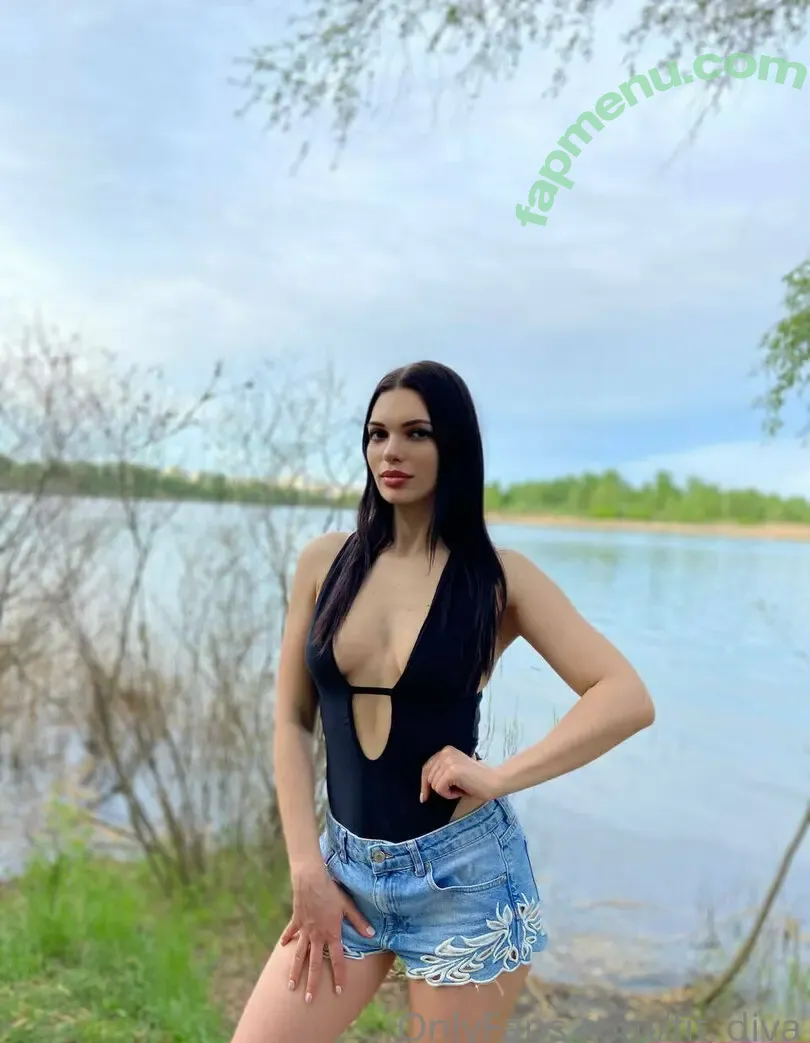ann_trainer nude photo #0016 (ann_moves)
