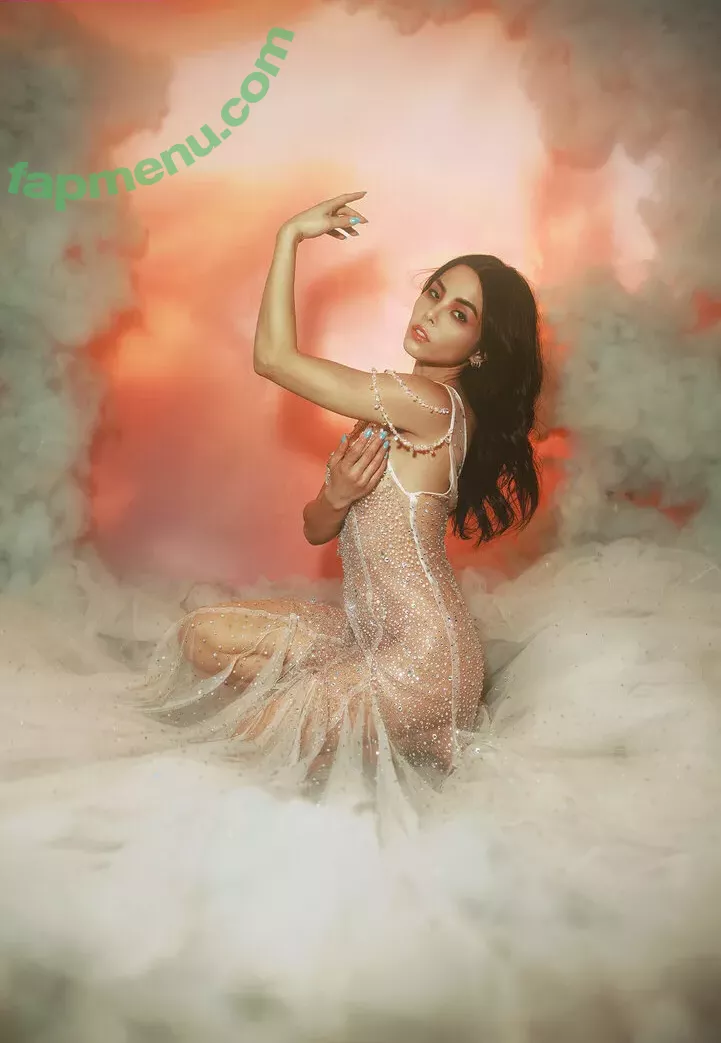 Anna Akana nude photo #0464 (AnnaAkana / wonderlandstudios)