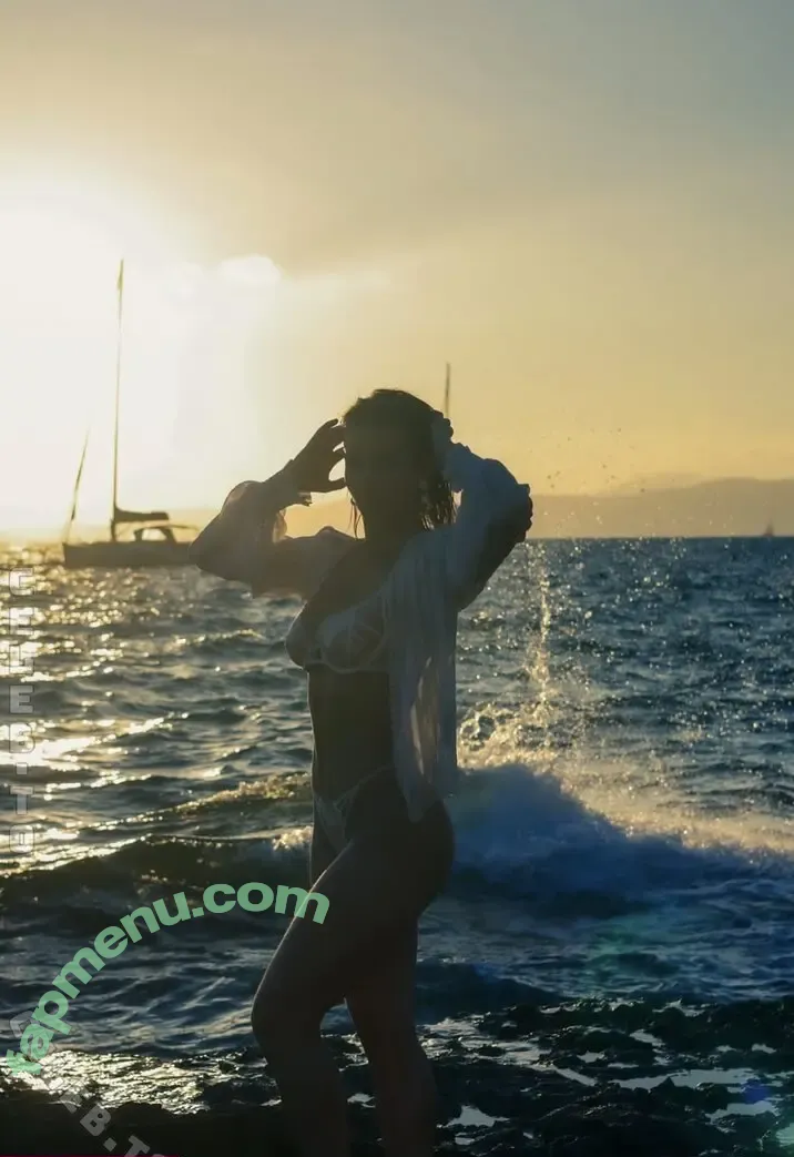 Anna Arevalo nude photo #0397 (anamile / anna.are_)