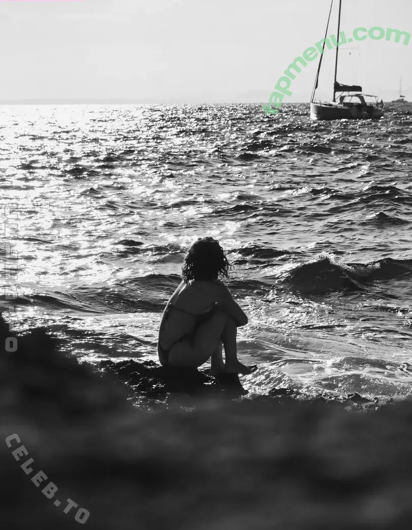 Anna Arevalo nude photo #0410 (anamile / anna.are_)