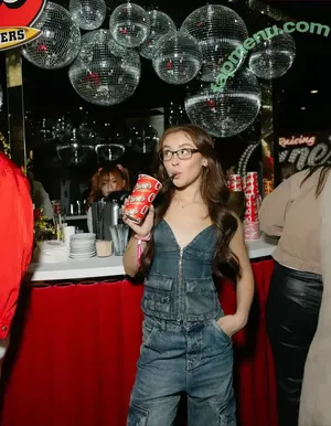 Anna Cathcart / annacathcart nude photo #0061