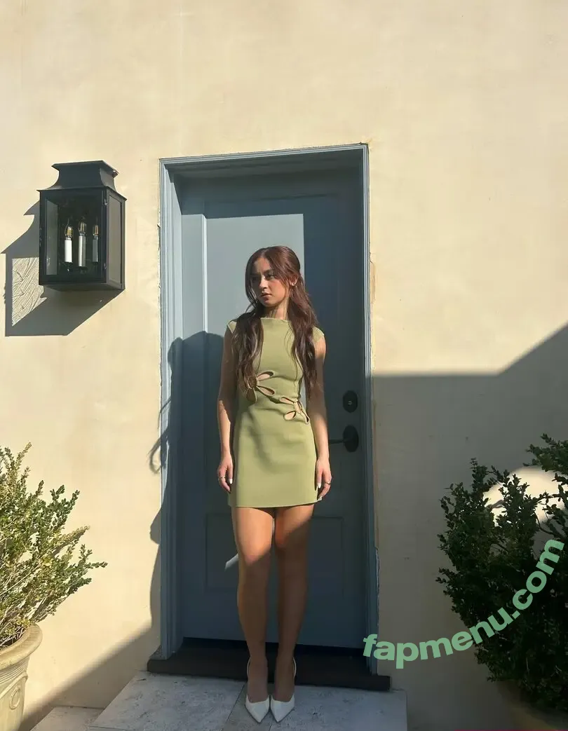 Anna Cathcart nude photo #0066 (annacathcart)