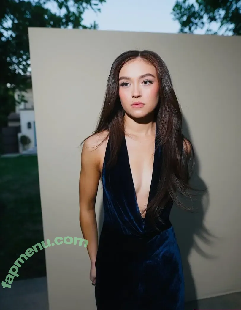 Anna Cathcart nude photo #0092 (annacathcart)