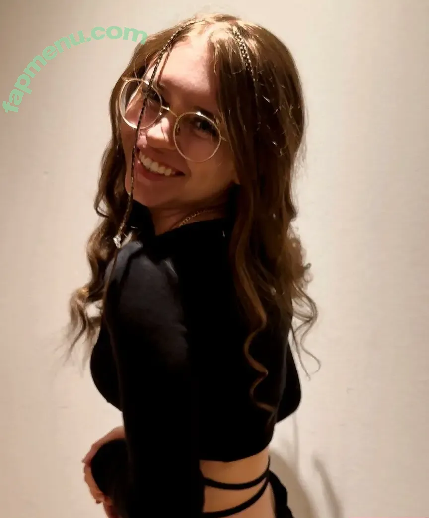 Anna Kauer nude photo #0005 (anna_kauer / anna_kauer04)