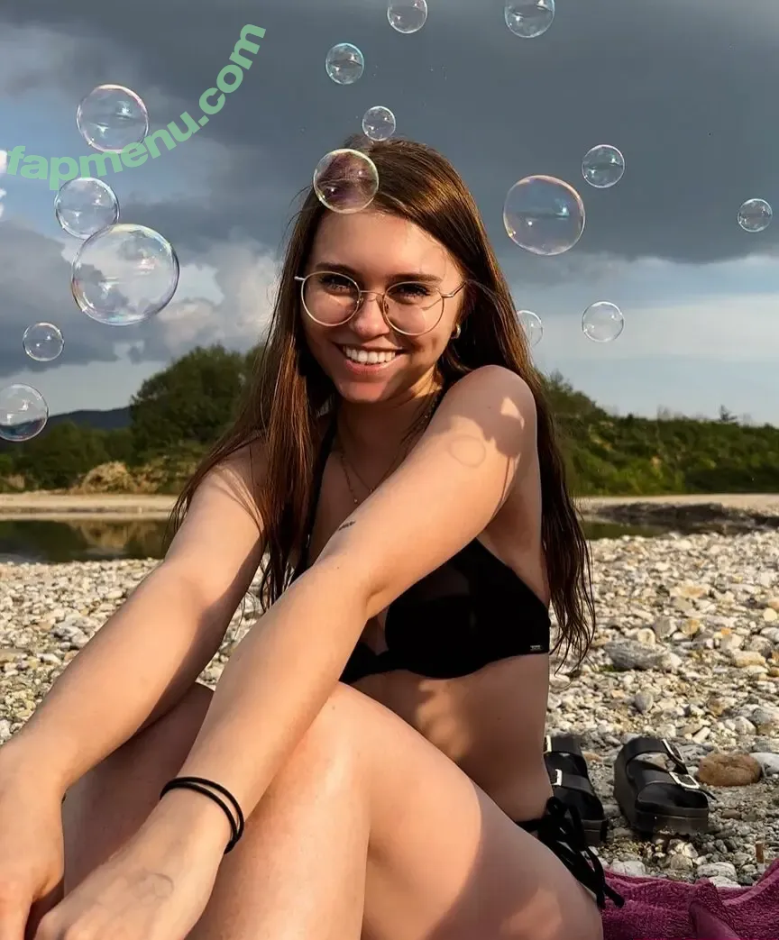 Anna Kauer nude photo #0007 (anna_kauer / anna_kauer04)