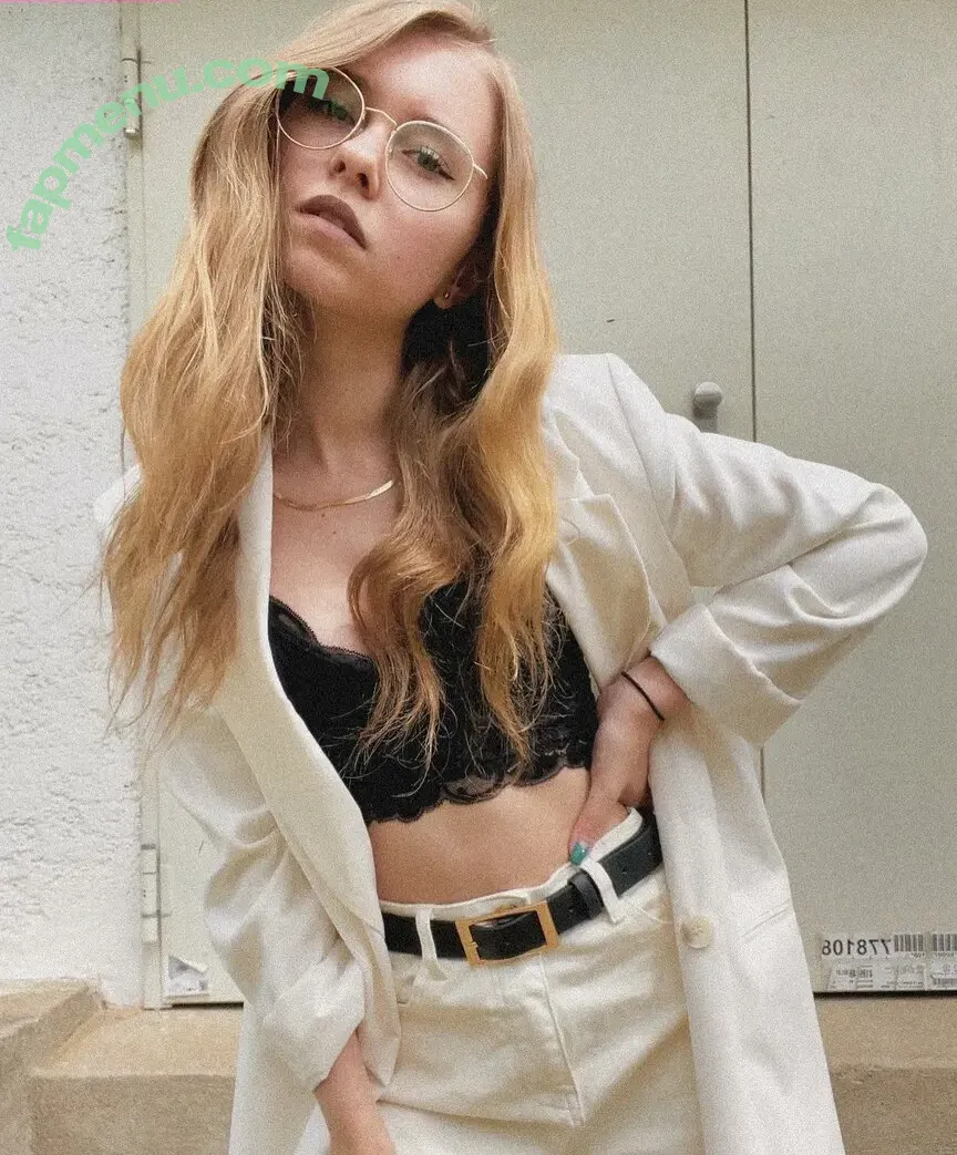 Anna Kauer nude photo #0042 (anna_kauer / anna_kauer04)