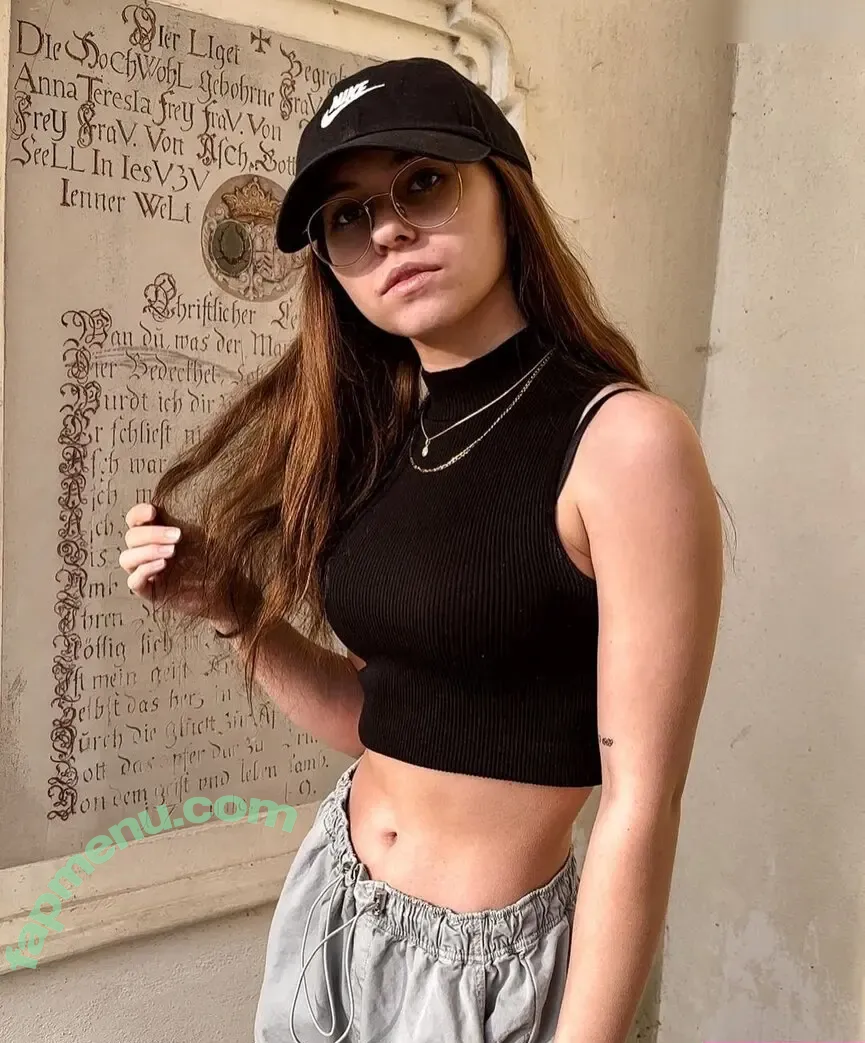 Anna Kauer nude photo #0095 (anna_kauer / anna_kauer04)