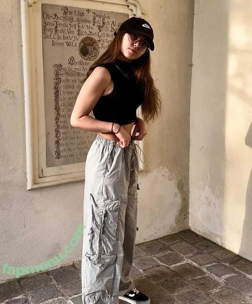 Anna Kauer nude photo #0098 (anna_kauer / anna_kauer04)