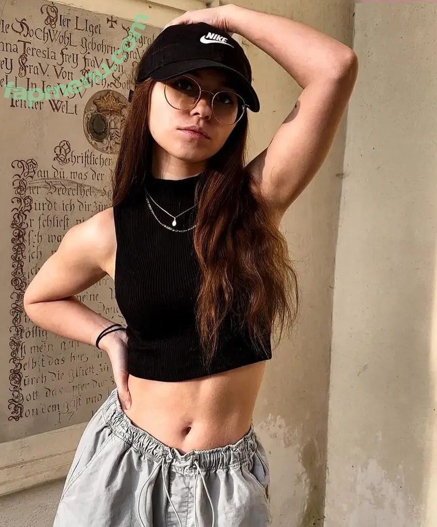 Anna Kauer nude photo #0099 (anna_kauer / anna_kauer04)