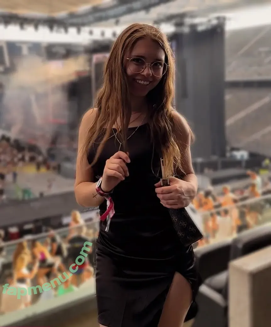 Anna Kauer nude photo #0185 (anna_kauer / anna_kauer04)