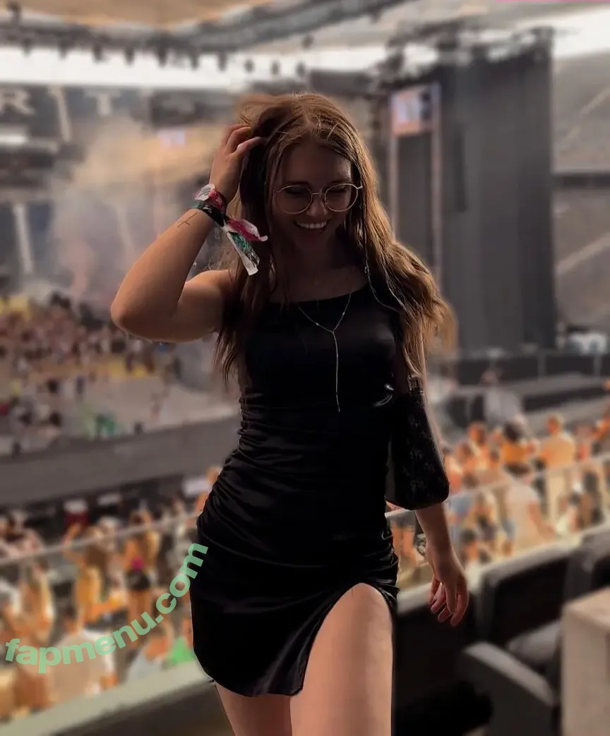 Anna Kauer nude photo #0186 (anna_kauer / anna_kauer04)