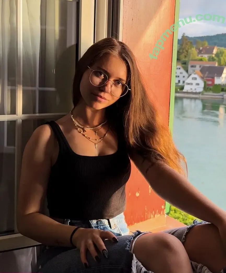 Anna Kauer nude photo #0208 (anna_kauer / anna_kauer04)