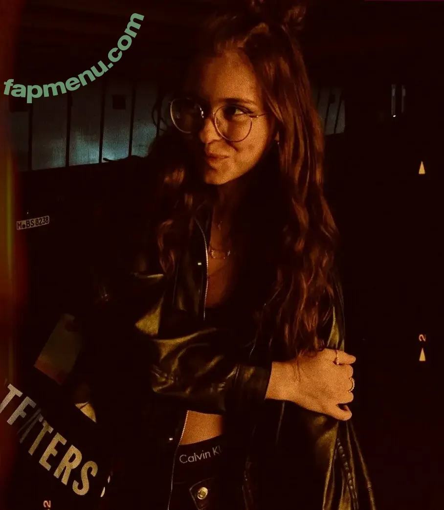 Anna Kauer nude photo #0405 (anna_kauer / anna_kauer04)