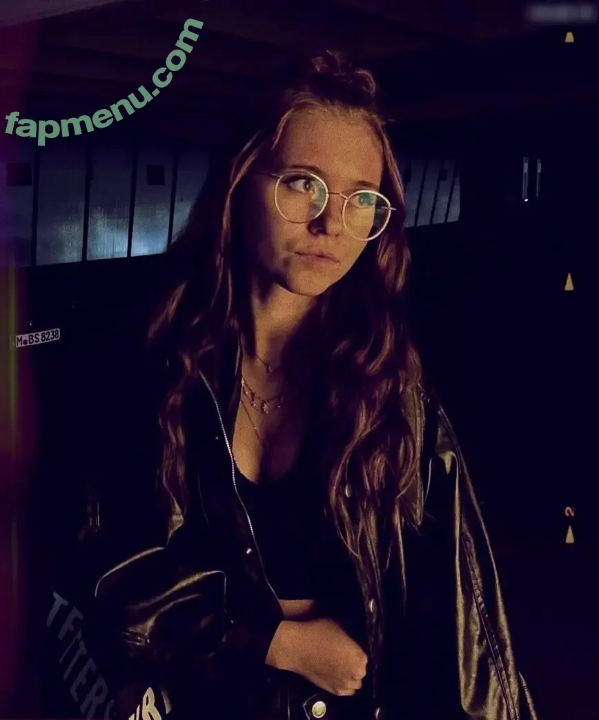 Anna Kauer nude photo #0407 (anna_kauer / anna_kauer04)