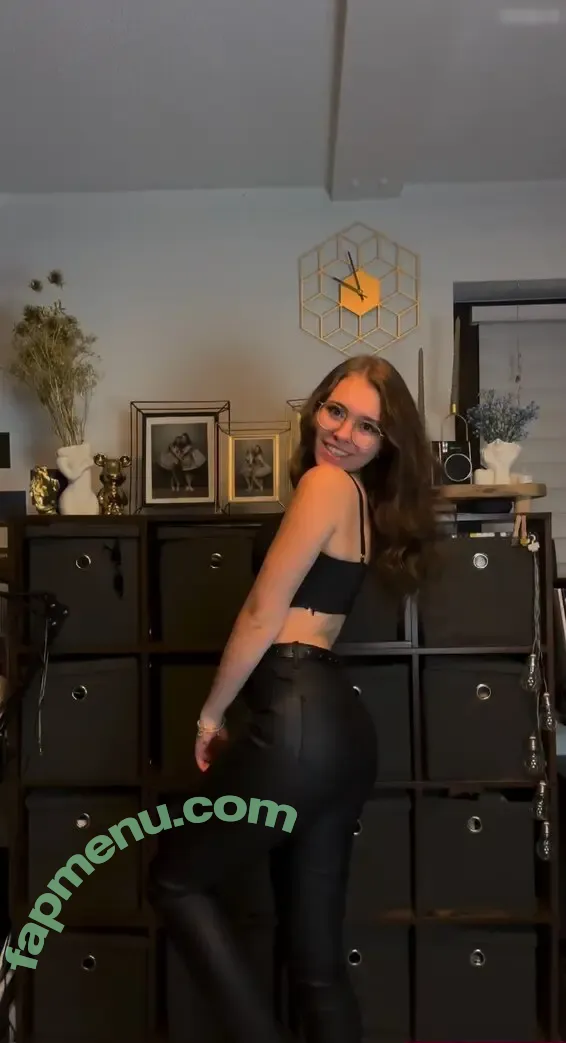 Anna Kauer nude photo #0425 (anna_kauer / anna_kauer04)