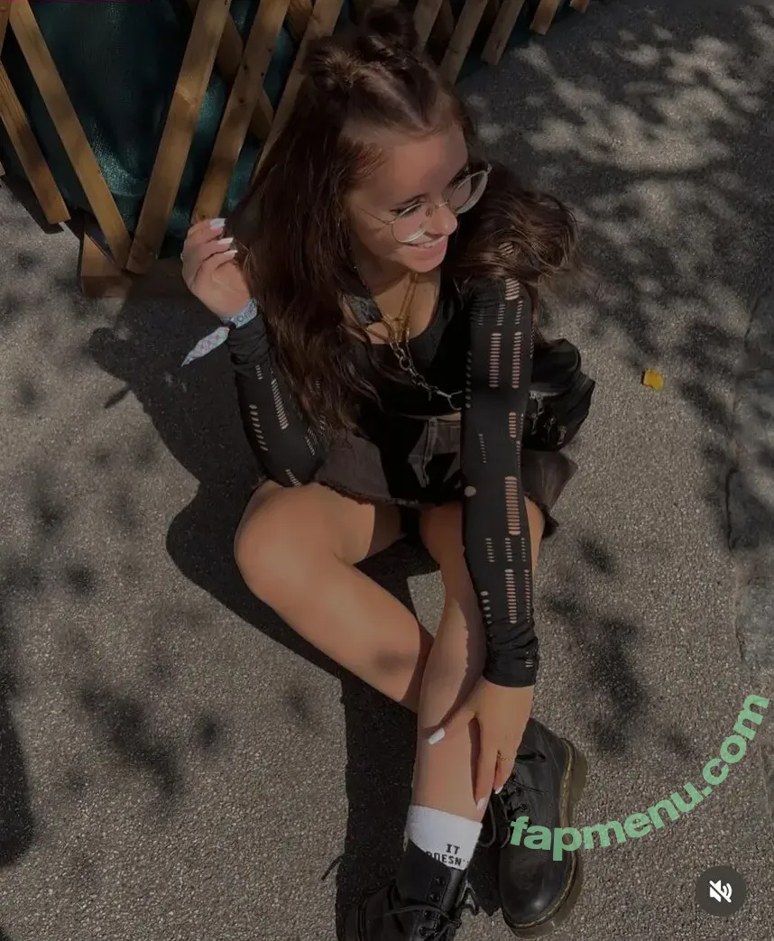 Anna Kauer nude photo #0442 (anna_kauer / anna_kauer04)