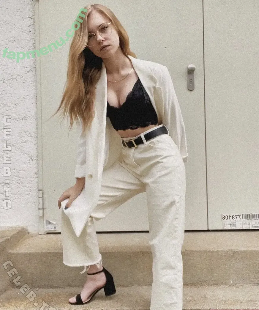 Anna Kauer nude photo #1160 (anna_kauer / anna_kauer04)