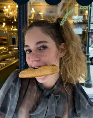 Anna Malyg0n / mmollyyy.ann nude photo #0125