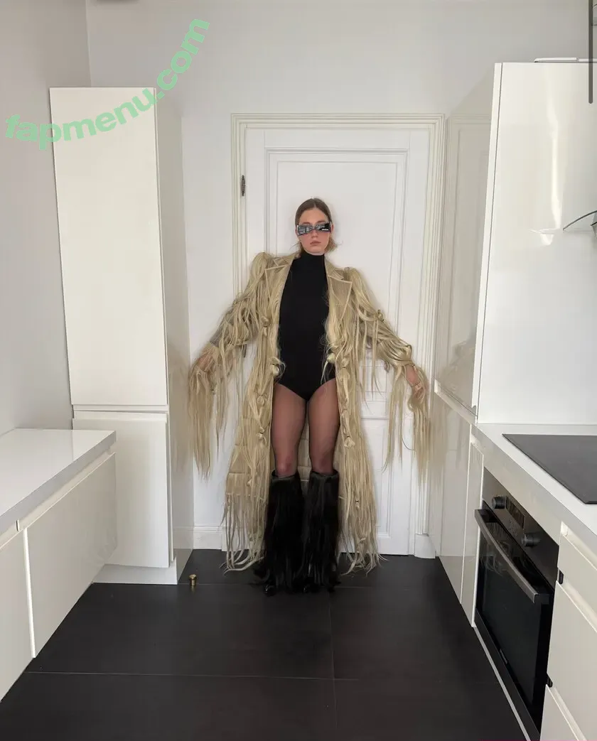 Anna Malyg0n nude photo #0077 (mmollyyy.ann)