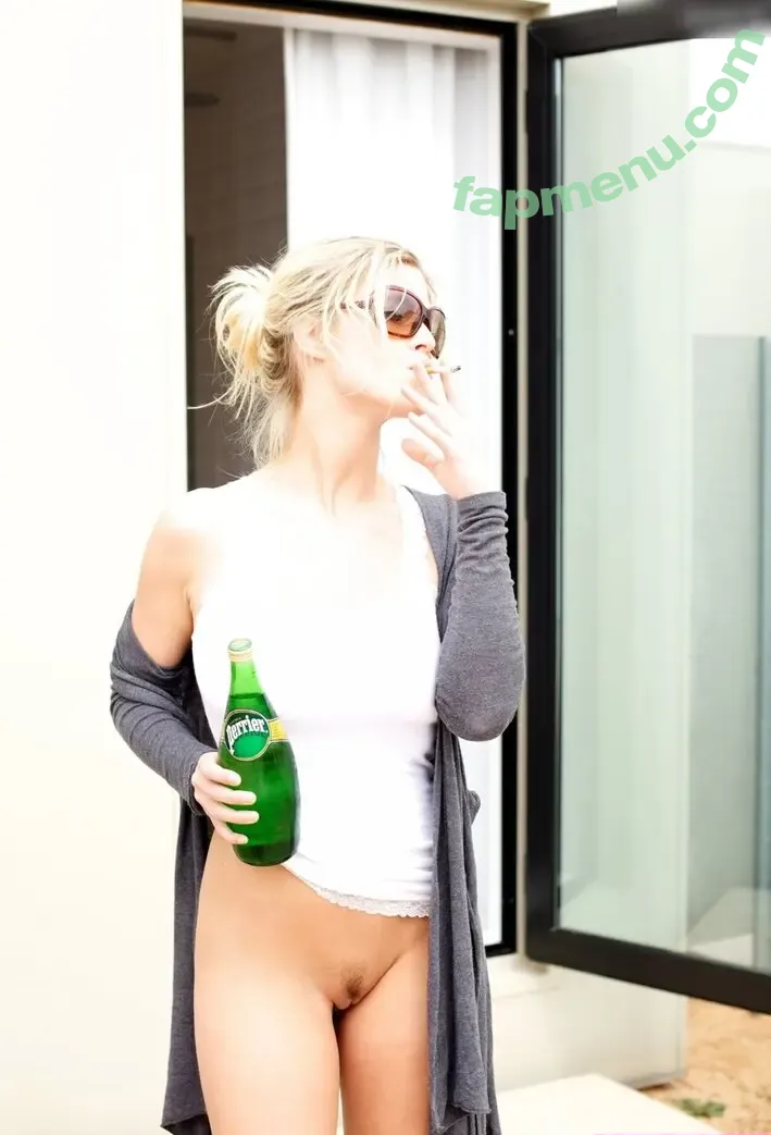 Anna Maria Kagerer nude photo #0002 (anna.maria.39545464 / annalovesherlife)