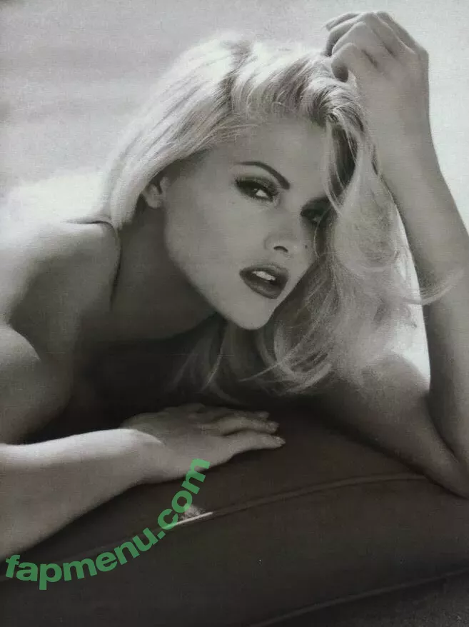 Anna Nicole Smith nude photo #0138 (annanicolesmithofficial / gothannanicolesmith)