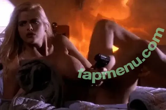 Anna Nicole Smith nude photo #0176 (annanicolesmithofficial)