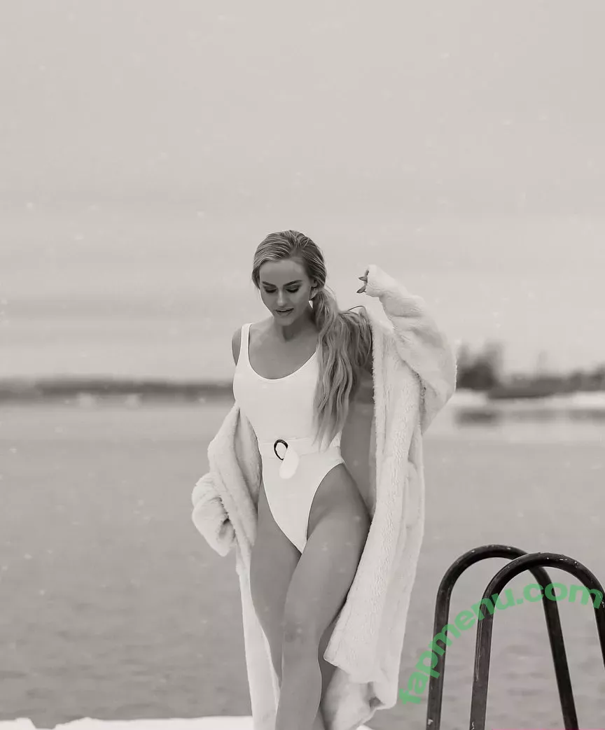 Anna Nyström nude photo #0052 (annanystrom / annanystromof)