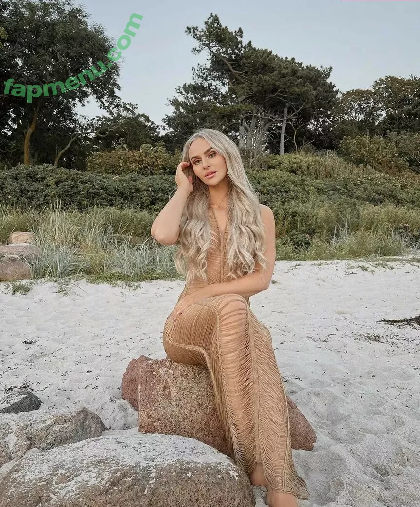 Anna Nyström nude photo #0121 (annanystrom / annanystromof)