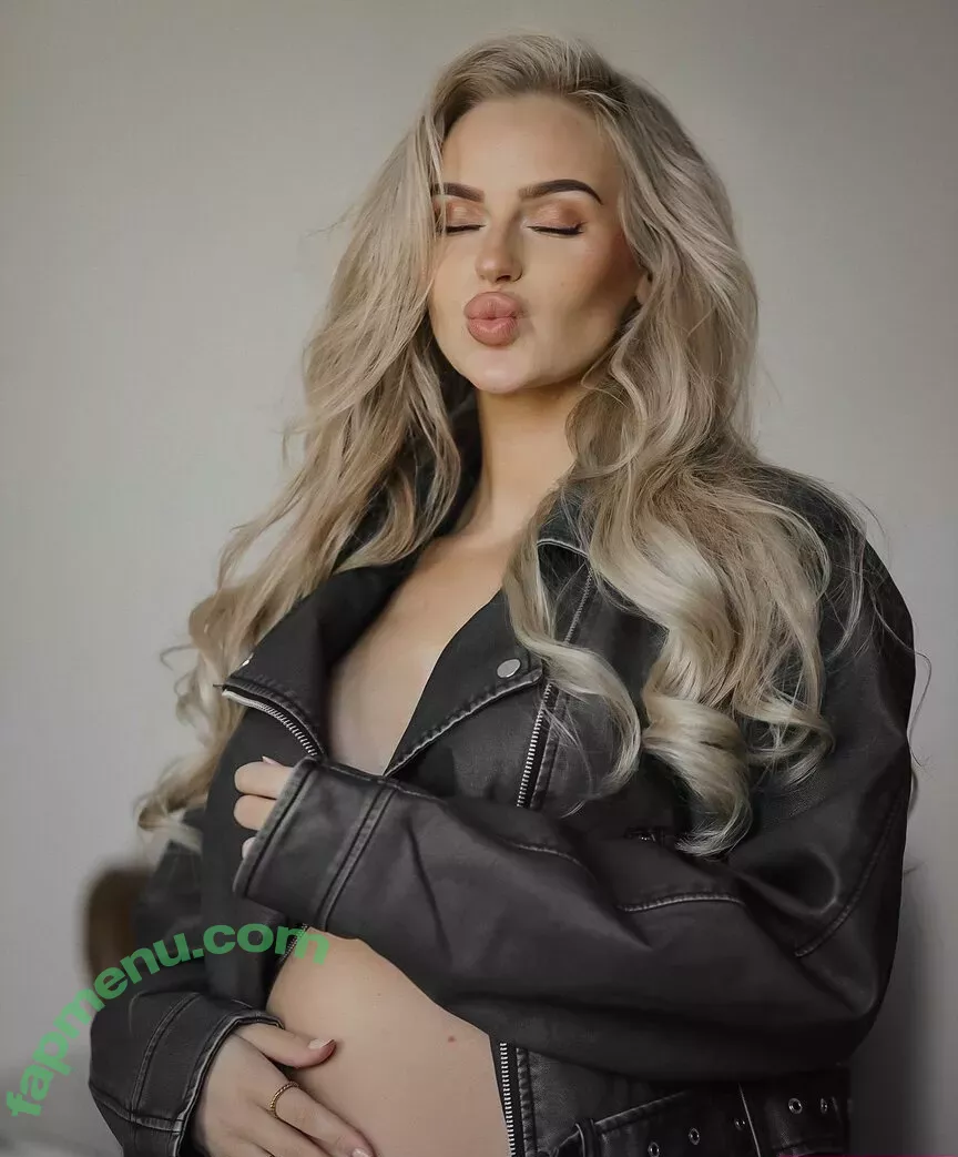 Anna Nyström nude photo #0157 (annanystrom / annanystromof)