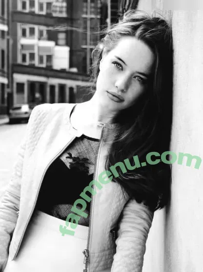 Anna Popplewell nude photo #0012 (_annapopplewell_)