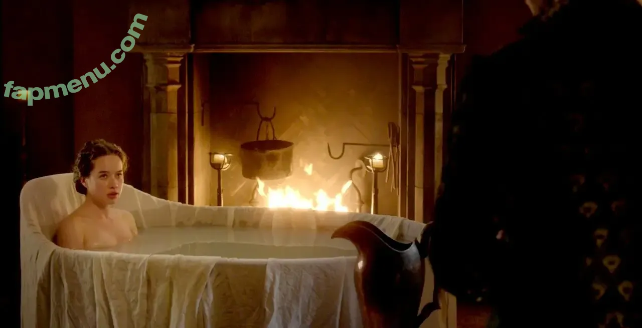 Anna Popplewell nude photo #0022 (_annapopplewell_)