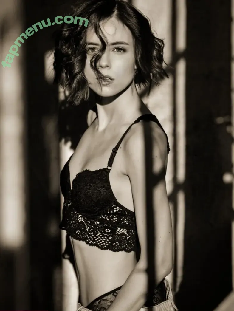 Anna_scientist nude photo #0034 (simplylollygaggin)