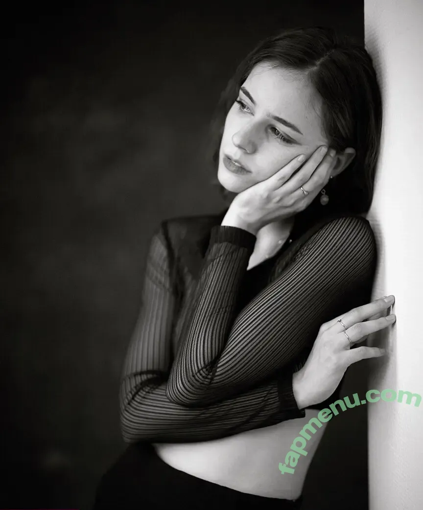 Anna_scientist nude photo #0055 (simplylollygaggin)