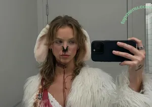 Anna Shumate / Annabananaxdddd / annashumate / annashumatee nude photo #0423