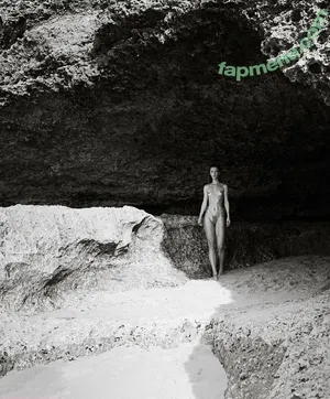 Anna Tsaralunga / tsara.lunga / tsara_lunga nude photo #0022