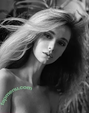 Anna Tsaralunga / tsara.lunga / tsara_lunga nude photo #0059