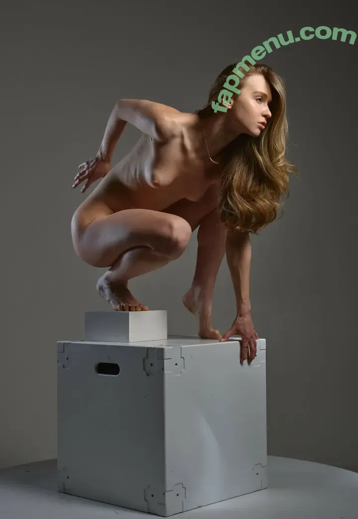 Anna Tsaralunga nude photo #0001 (tsara.lunga / tsara_lunga)