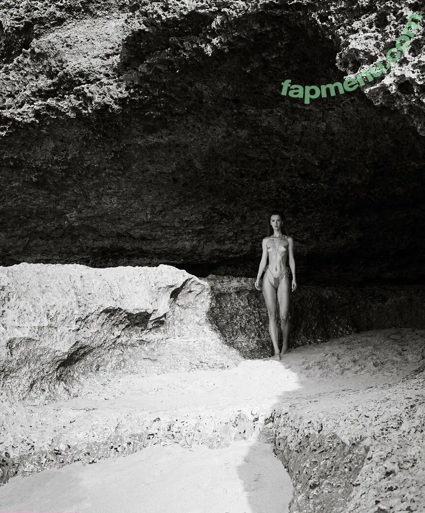 Anna Tsaralunga nude photo #0022 (tsara.lunga / tsara_lunga)