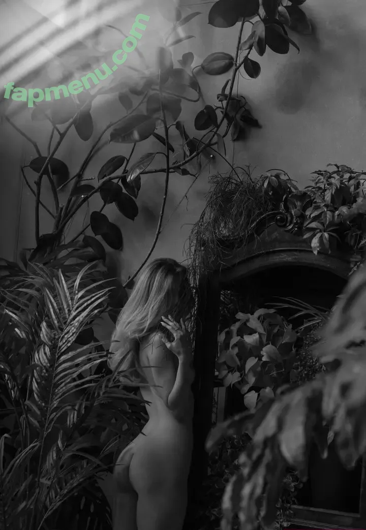 Anna Tsaralunga nude photo #0056 (tsara.lunga / tsara_lunga)