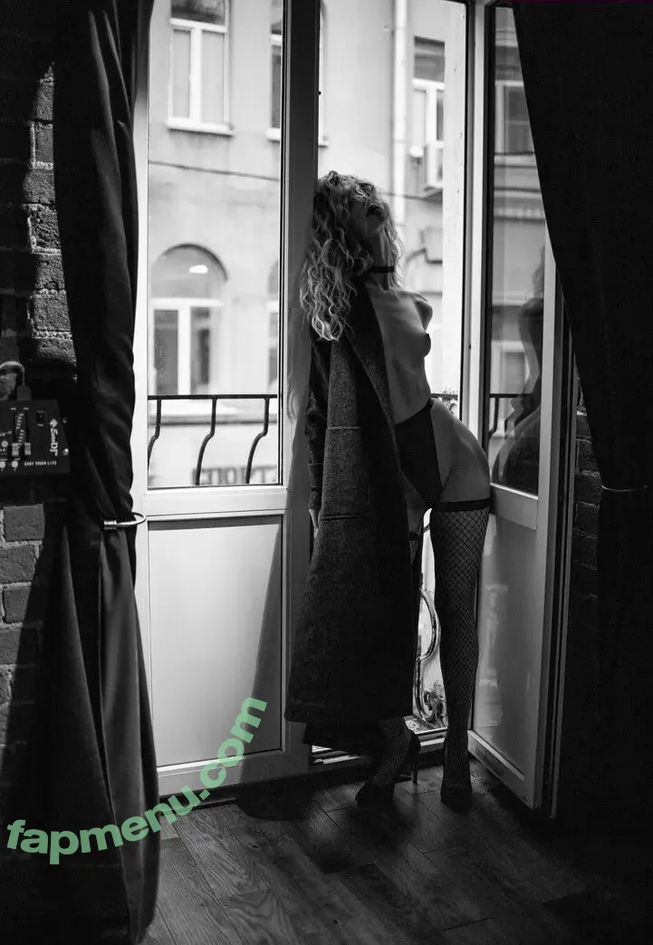 Anna Tsaralunga nude photo #0192 (tsara.lunga / tsara_lunga)