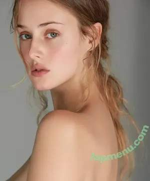 Anna Van Patten / anna.vanpatten nude photo #0006