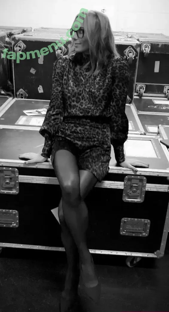 Anna Woolhouse nude photo #0059 (woolyanna1)