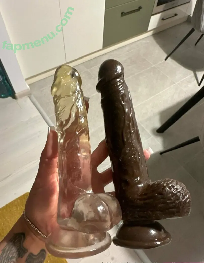 annabanksss nude photo #0012 (annabanksss)