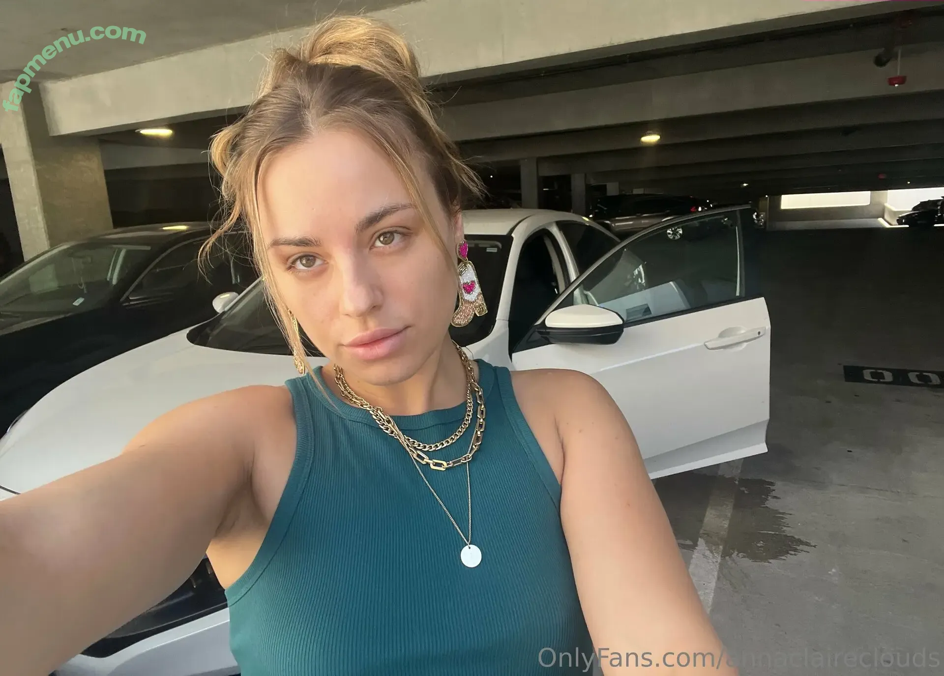 annaclaireclouds nude photo #0251 (annaclairecloudstv)