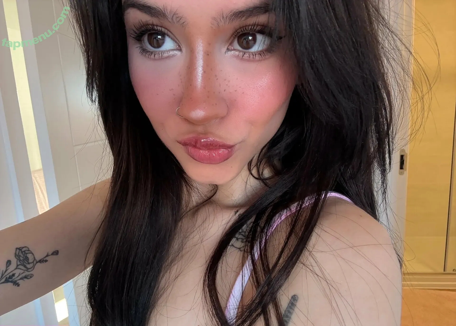 annaeris nude photo #0051 (annaaeriss)