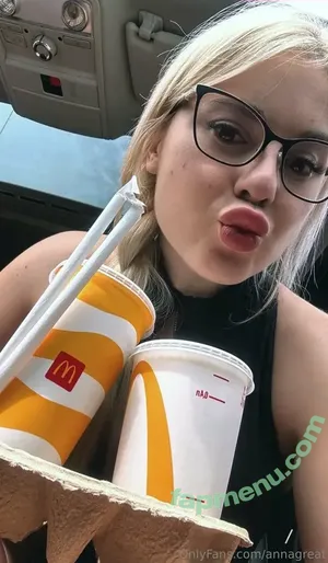 annagreat / annaazimova97 / annasmile nude photo #0431